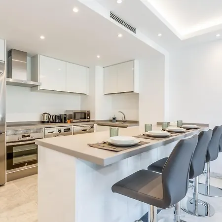 Apartment Bright In The Heart Of Puerto Banus