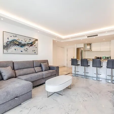 Bright In The Heart Of Puerto Banus Apartment Marbella