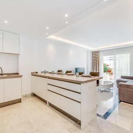 Bright In The Heart Of Puerto Banus Apartment Marbella