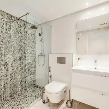 Apartment Bright In The Heart Of Puerto Banus