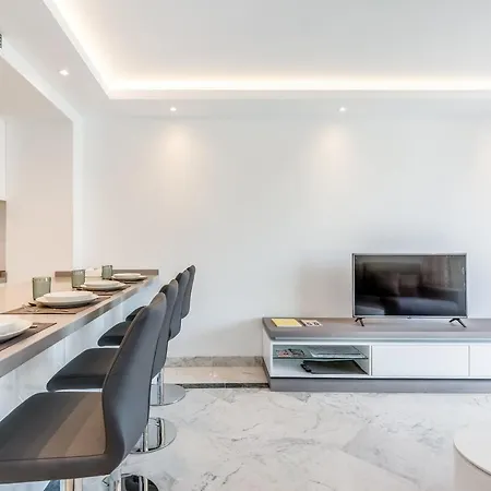 Bright In The Heart Of Puerto Banus Apartman