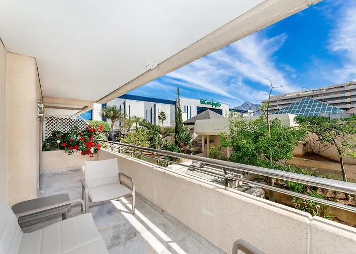 Bright In The Heart Of Puerto Banus Appartamento Marbella