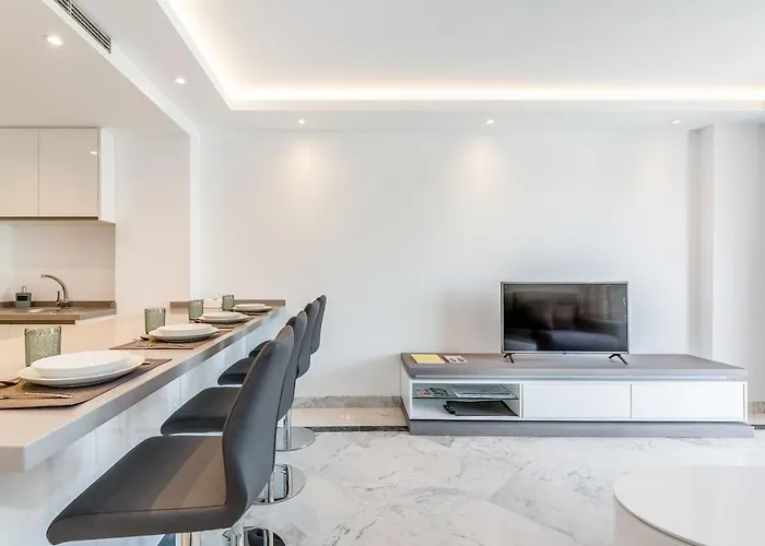 Bright In The Heart Of Puerto Banus Appartamento