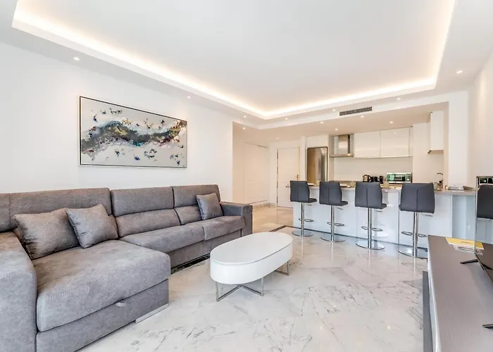 Bright In The Heart Of Puerto Banus Appartamento Marbella