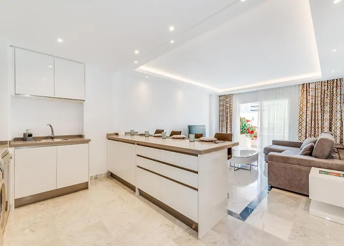 Bright In The Heart Of Puerto Banus Apartman Marbella